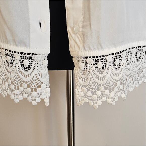 Elegant White Lace Trim Top NWOT - Picture 3 of 8
